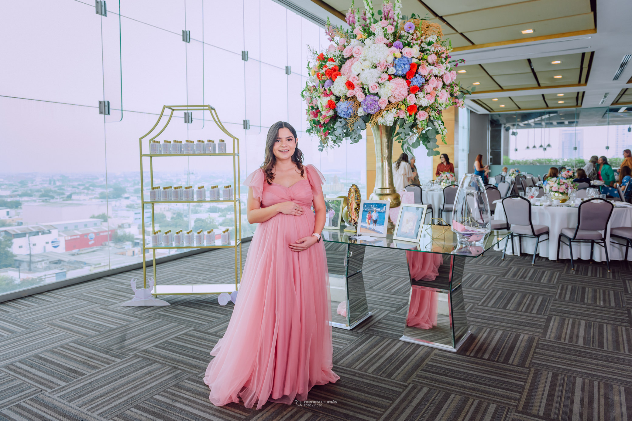 Fotografia Babyshower de Monica en salon las ventanas