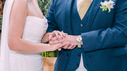 Fotografia de boda civil de Ana y Victor en ocho 51 pm